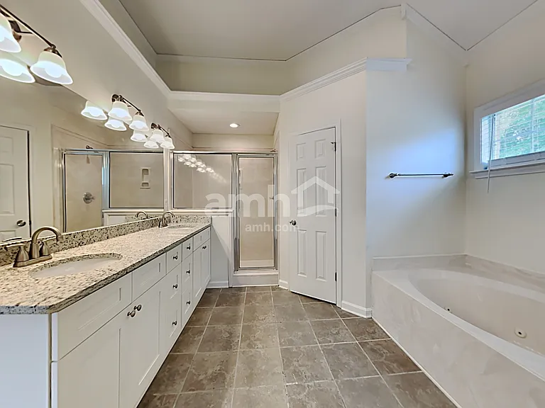 5376 Milton Ridge Dr — Photo 9