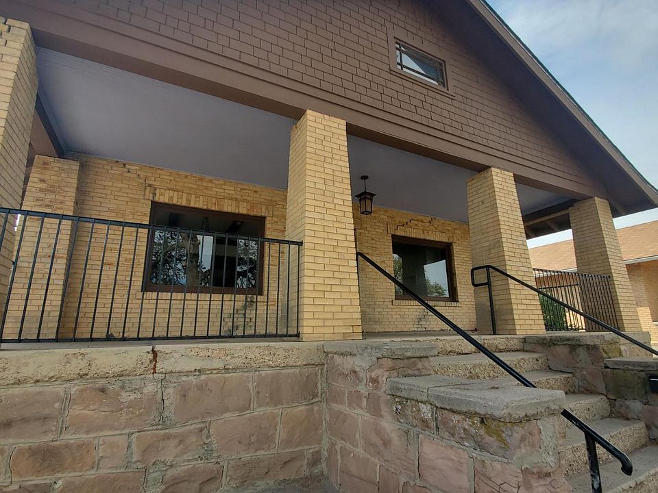 1st image of 213 W Green Ave