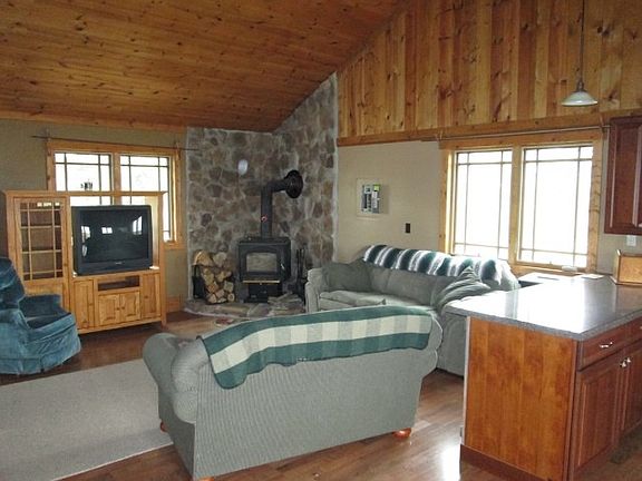 4th image of 27538 River Dr