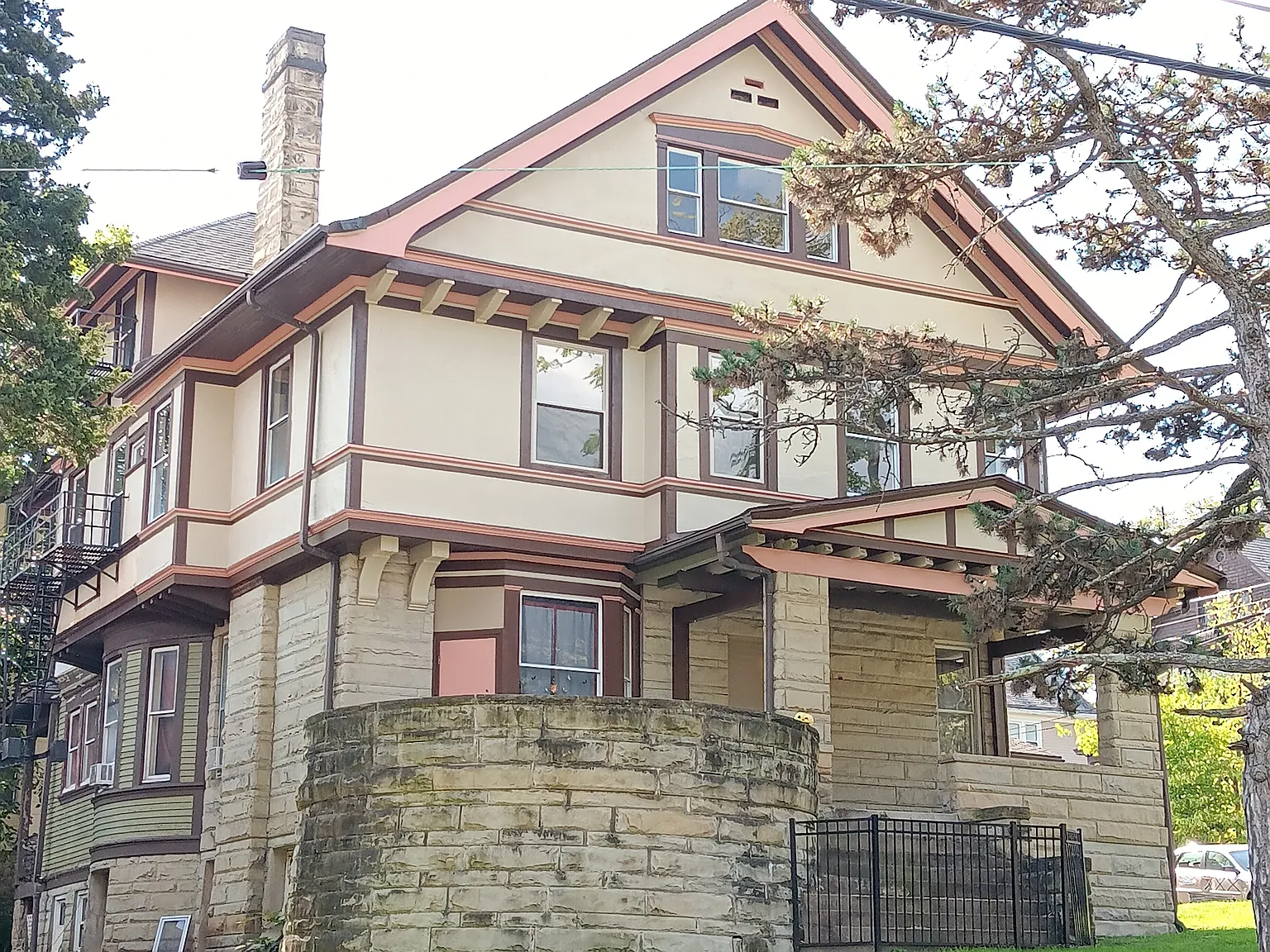 2 bed, 1275 sqft, $1,390 — Photo 1