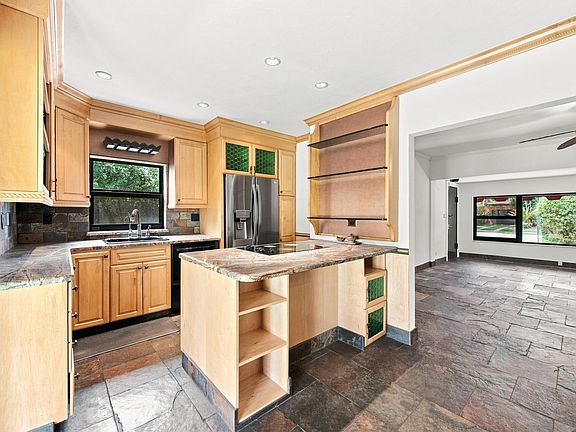 5th image of 1110 SW 18TH Court