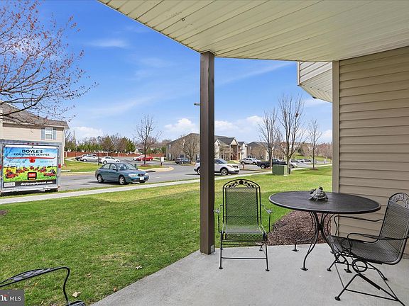 4th image of 136 Brookland Ct APT 2