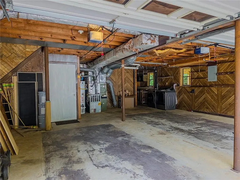 4079 Dunnington Dr — Photo 32