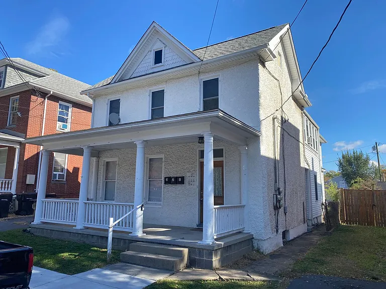 506 N Loudoun St — Photo 1