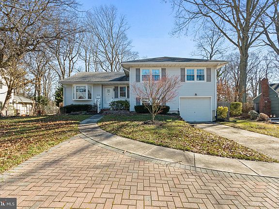 3rd image of 115 Kenwood Dr