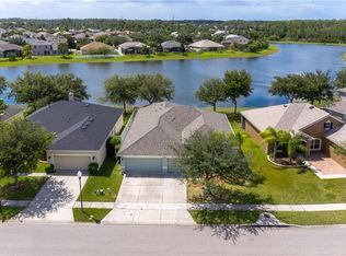 2276 Holly Pine Cir, Orlando, FL 32820
