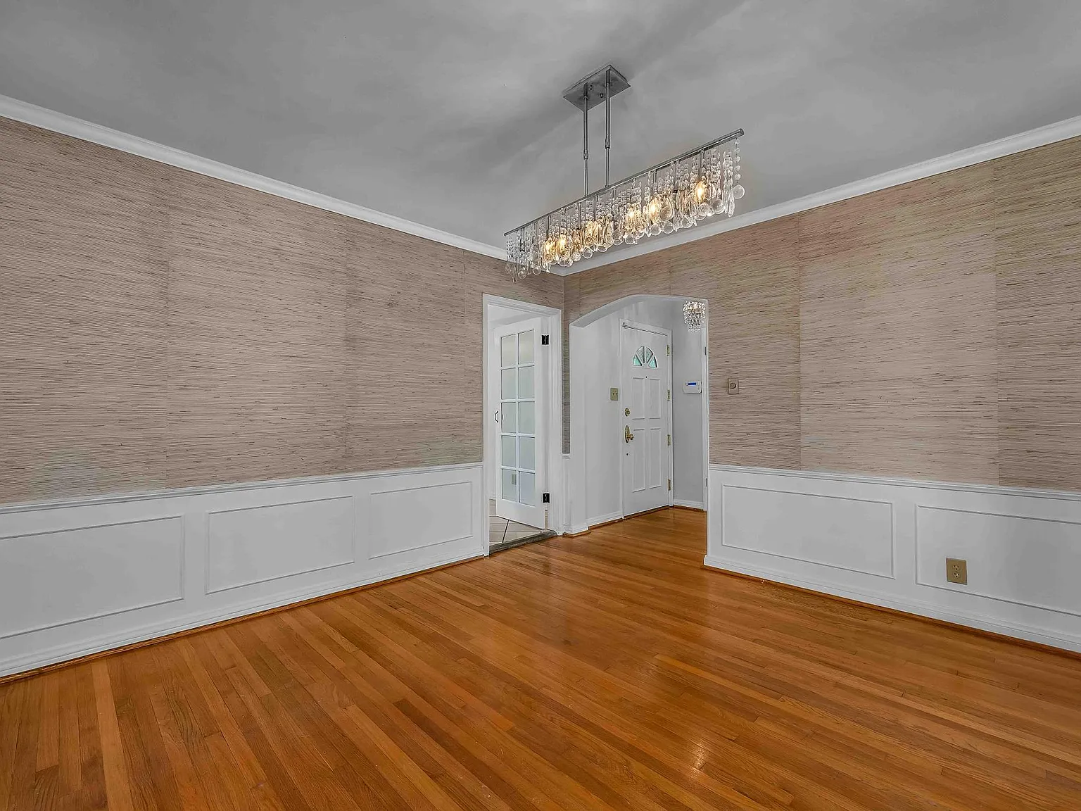 4 bed, 2196 sqft, $5,400 — Photo 4