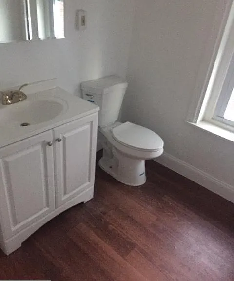 566 Noble St #2 — Photo 4