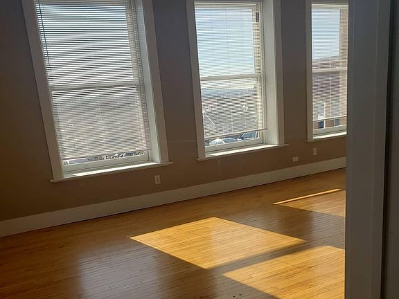 Natural light all throughout