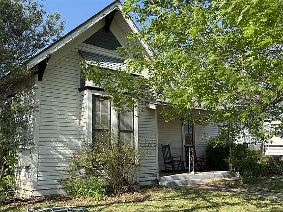 2nd image of 505 E 8th St