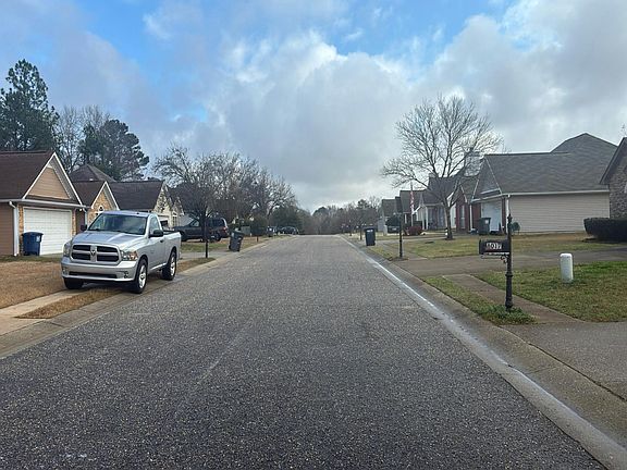 5th image of 8022 Rockhampton Cir