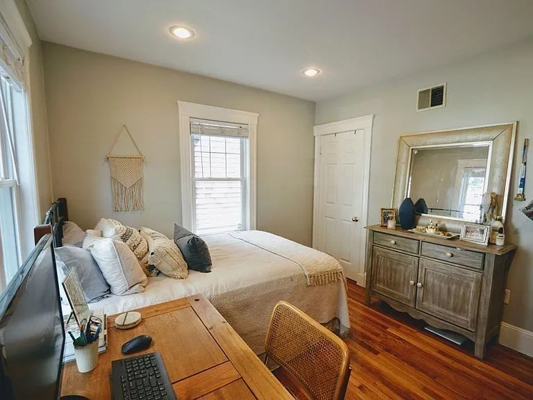 103 Welles Ave #1L — Photo 9