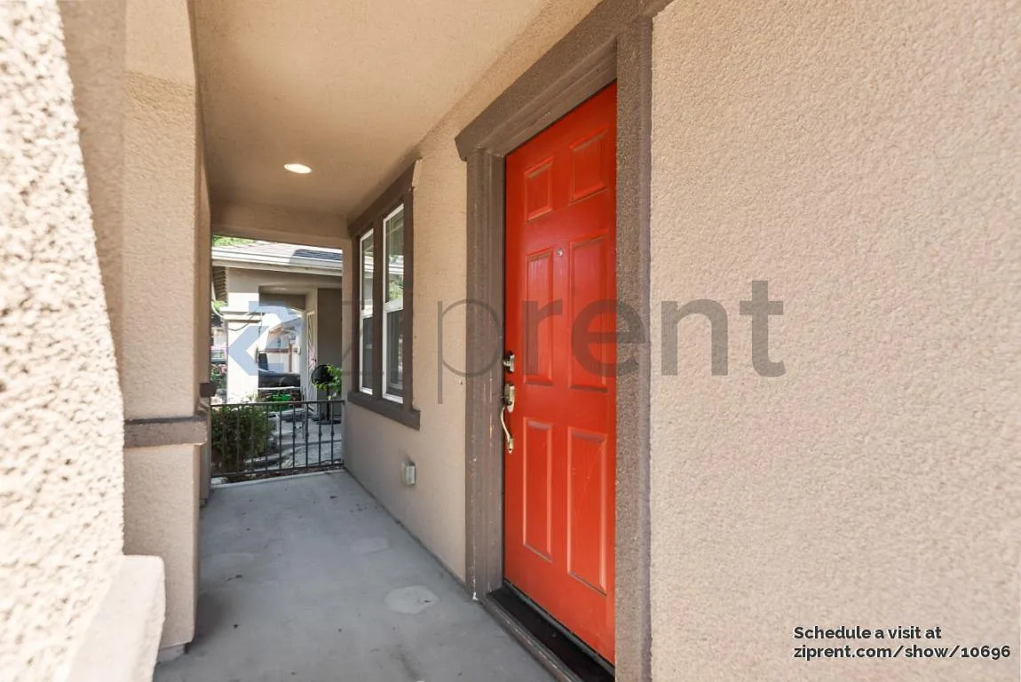 3 bed, 2.5 bath, 2406 sqft, $3,995 — Photo 3