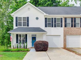 727 Torrey Pines Ln, Fort Mill, SC 29715