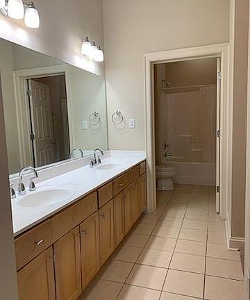 3rd image of 617 High St APT C