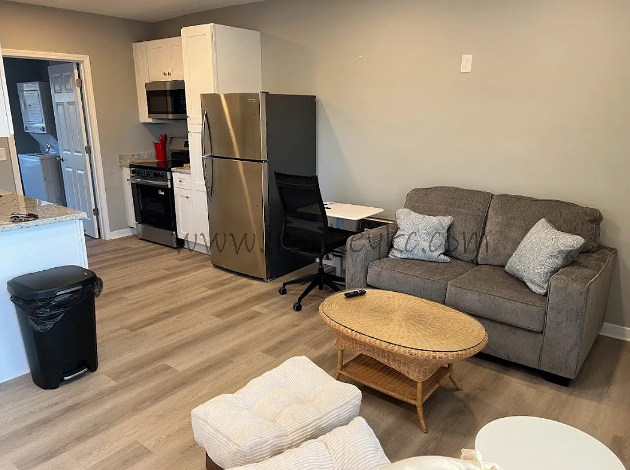 1 bed, $1,000 — Photo 3