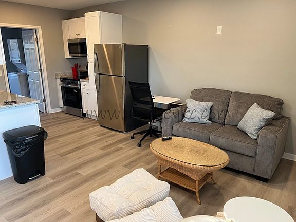 3rd image of 521 S High St APT 4