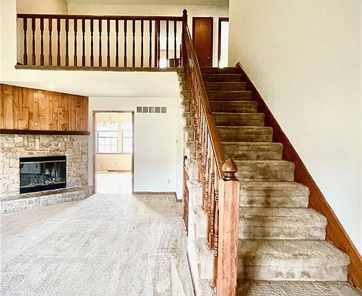 3rd image of 6657 W 150th St