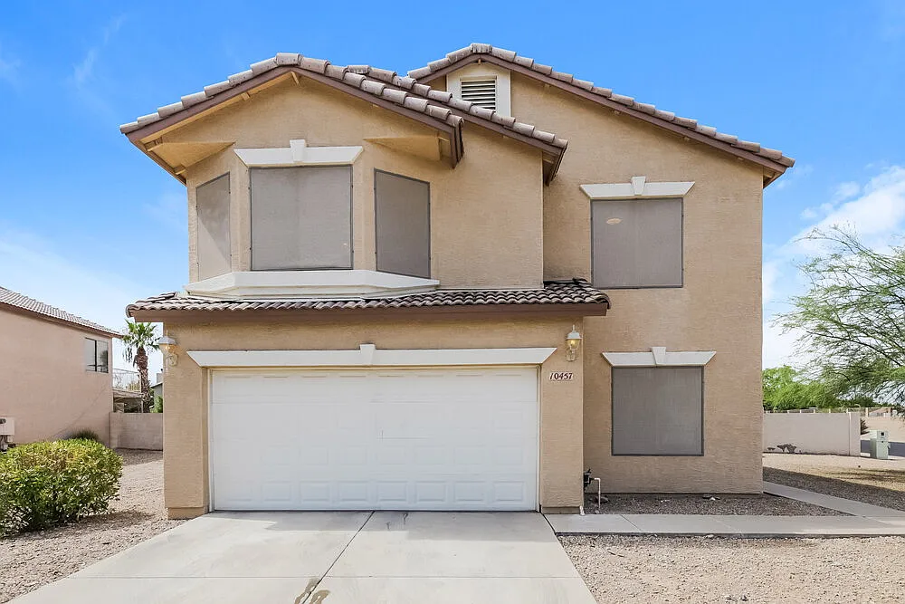 4 bed, 3.0 bath, 2178 sqft, $2,560 — Photo 1
