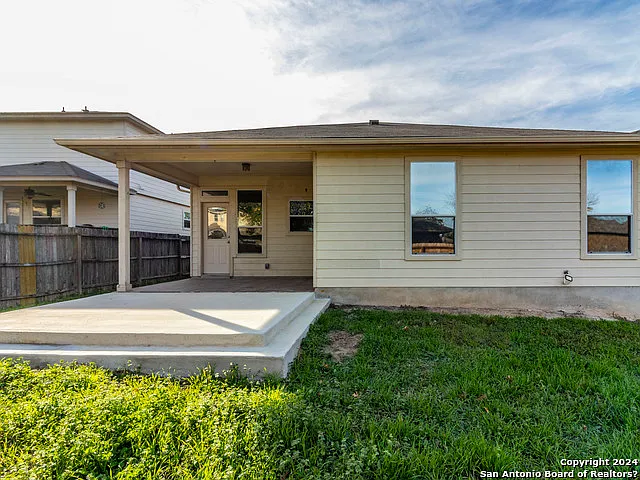 810 Campion Red — Photo 18