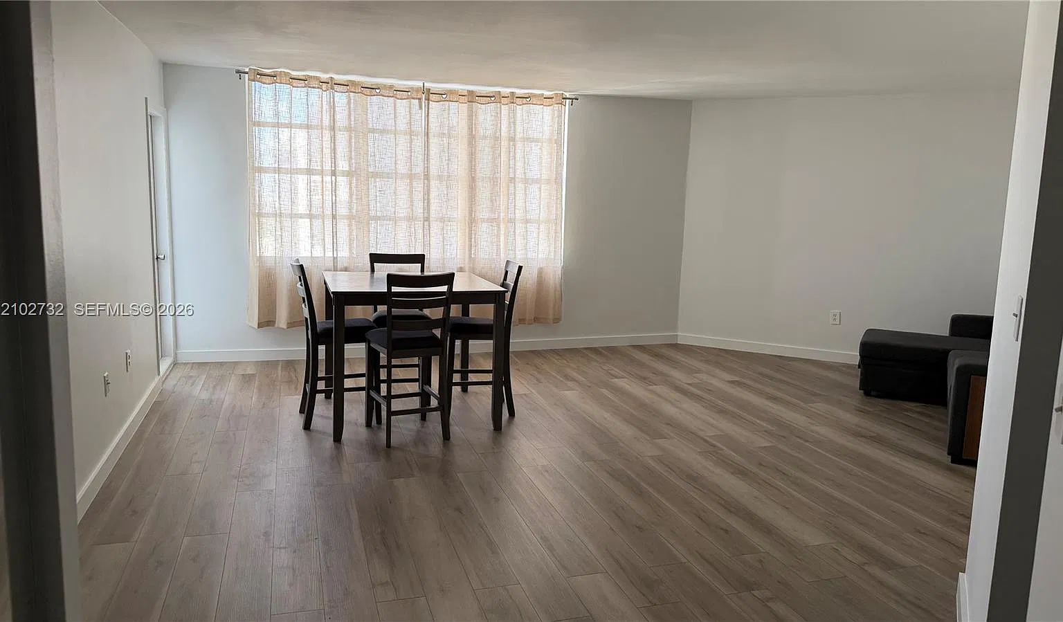 Commodore Plaza Condo — Photo 2