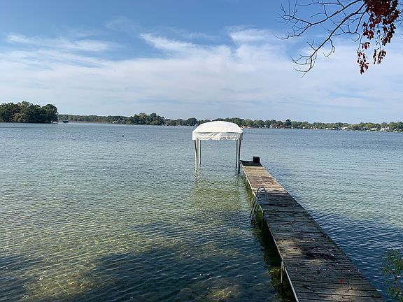5th image of 378 Country Club Dr