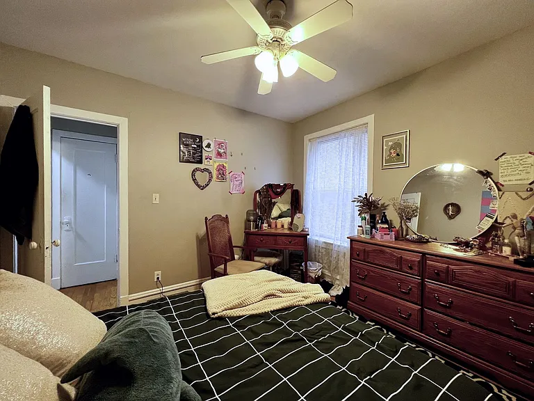 1056 W Cornelia Ave #2 — Photo 3