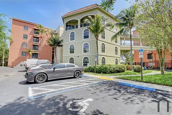 2 bed, 1424 sqft, $2,500 — Photo 1