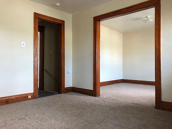 5th image of 2253 Niagara St APT 4