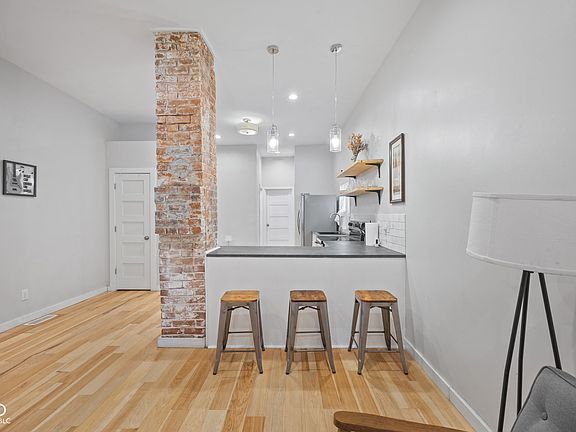 4th image of 624 Holly Ave