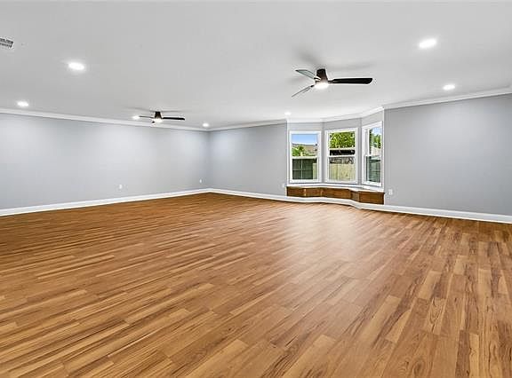 3rd image of 6116 Loraine St