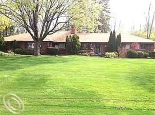4795 Burnley Dr, Bloomfield Hills, MI 48304