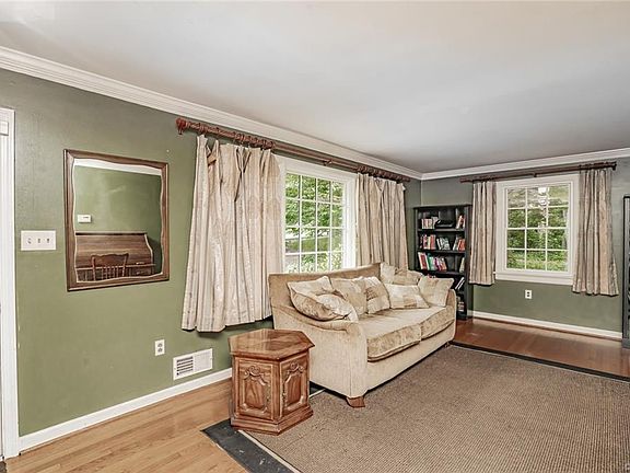 4th image of 9218 Avalon Dr