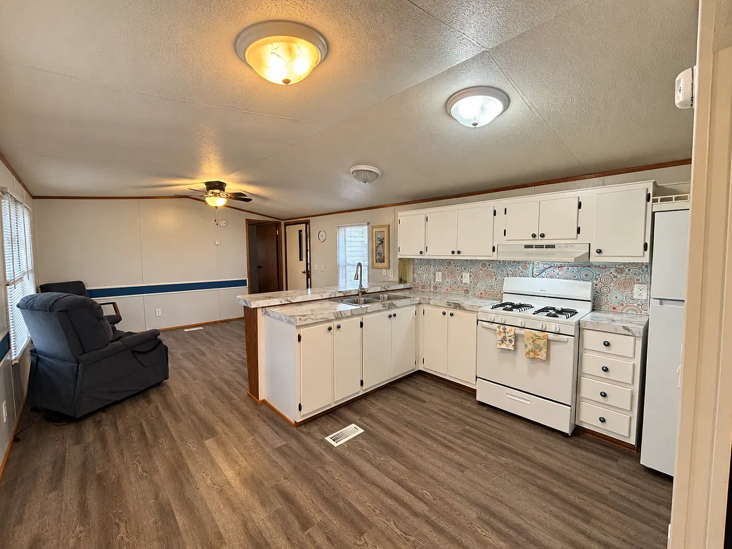 2 bed, 672 sqft, $619 — Photo 1