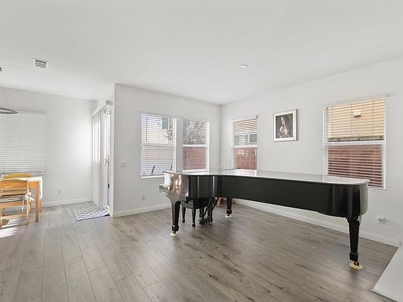 4th image of 16048 Moonflower Ave