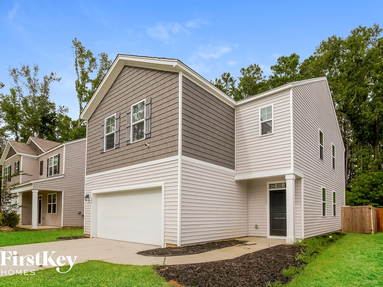 4 bed, 2.5 bath, 2174 sqft, $2,730 — Photo 2