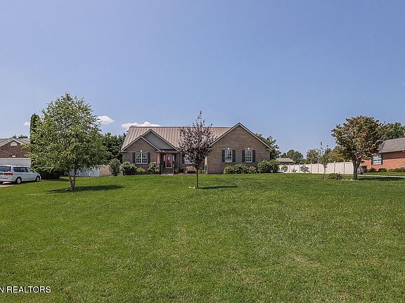 2nd image of 529 Sweet Briar Dr
