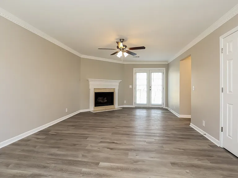 812 Dresden Ct — Photo 5
