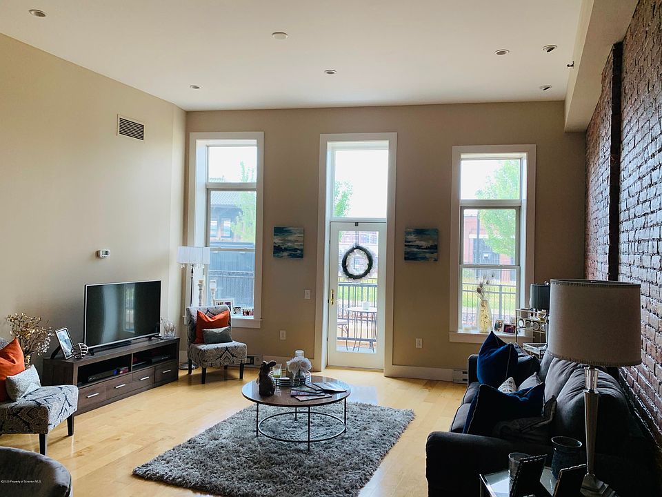 1st image of 529 Bogart Ct #203