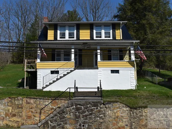1922 Virginia Ave, Bluefield, VA 24605