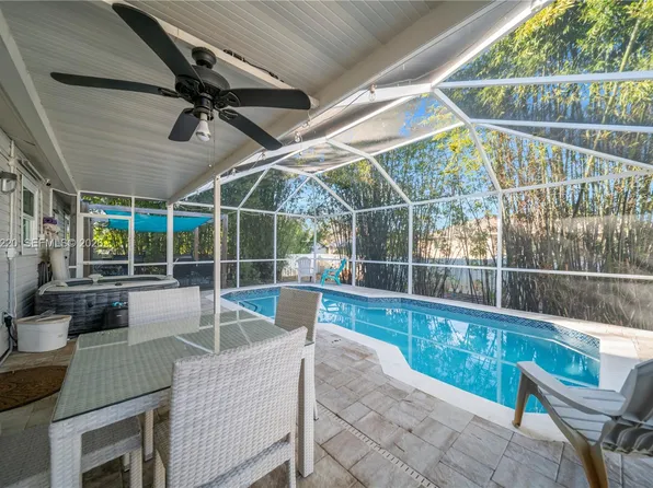 8341 Cardinal Rd, Fort Myers, FL 33967