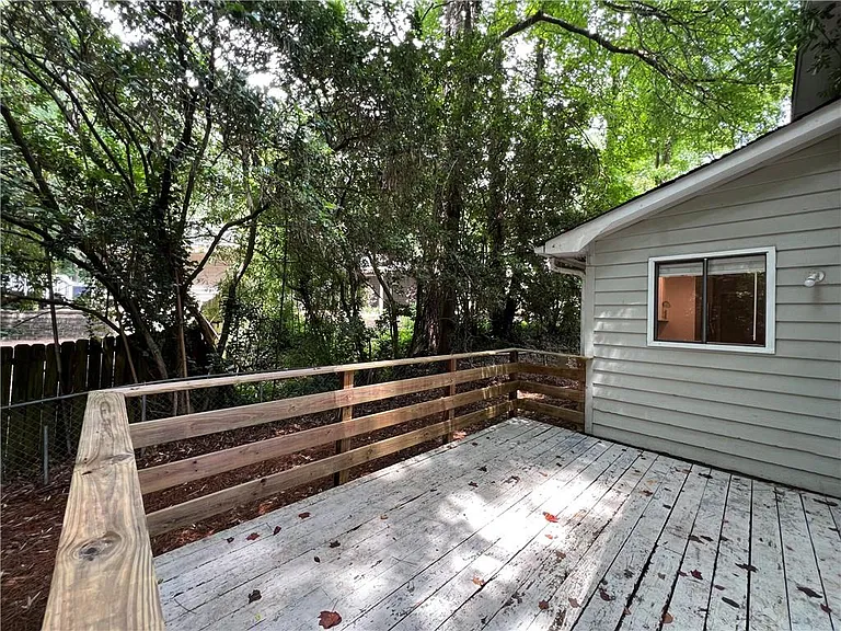 710 Creekwood Xing — Photo 24