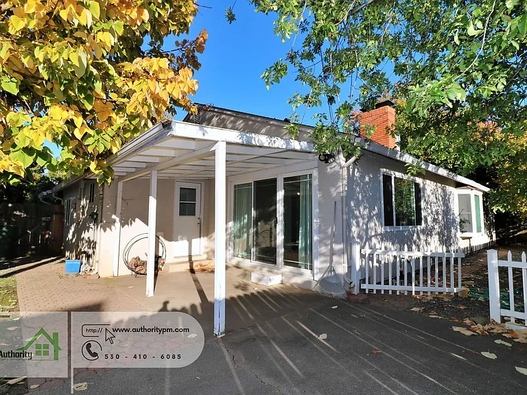 2202 Canal Dr — Photo 32