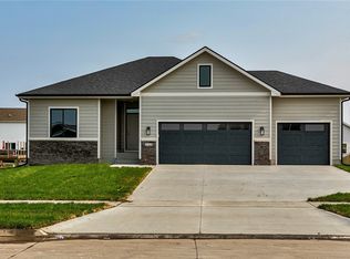 3215 NW 27th Cir, Ankeny, IA 50023