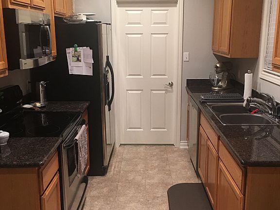 5th image of 855 Bayview Dr