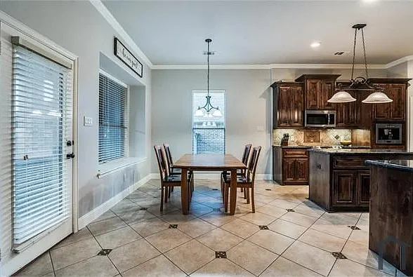 412 Bur Oak Trl — Photo 9