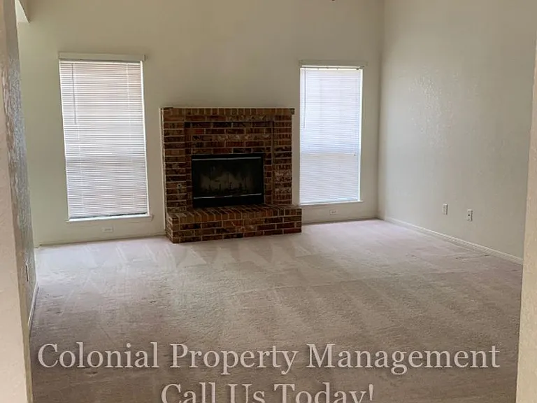 1905 McGinnis Ct — Photo 3