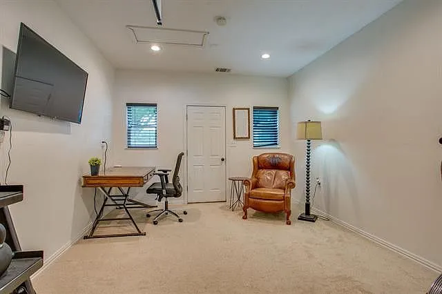 2309 Claremont Ct — Photo 27