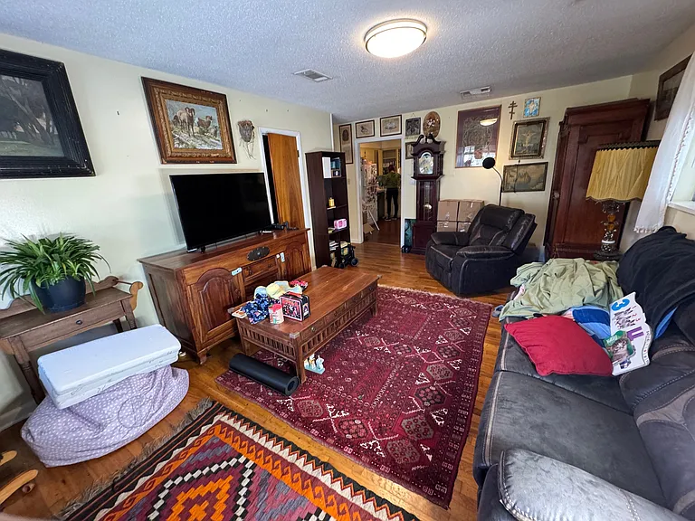 258 James St — Photo 33