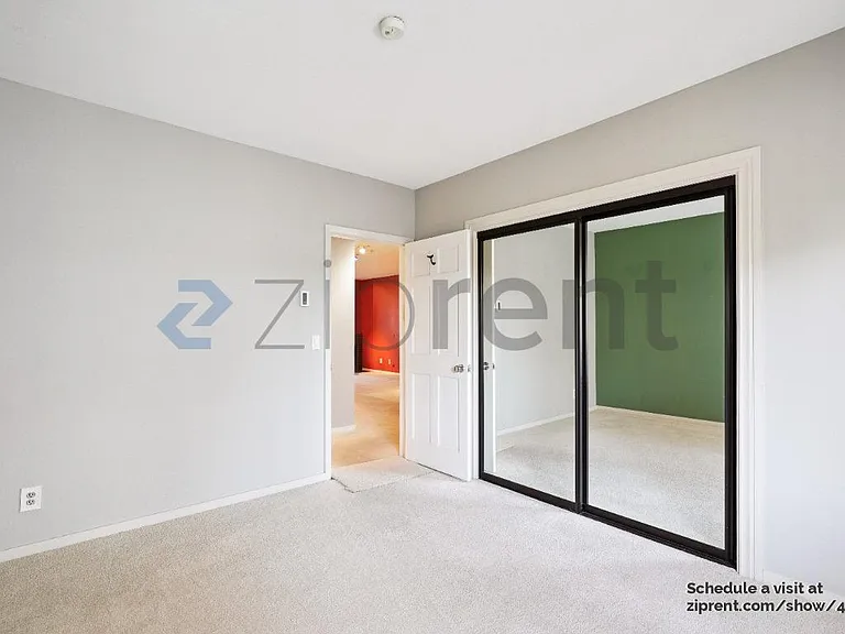 1350 California St #304 — Photo 12